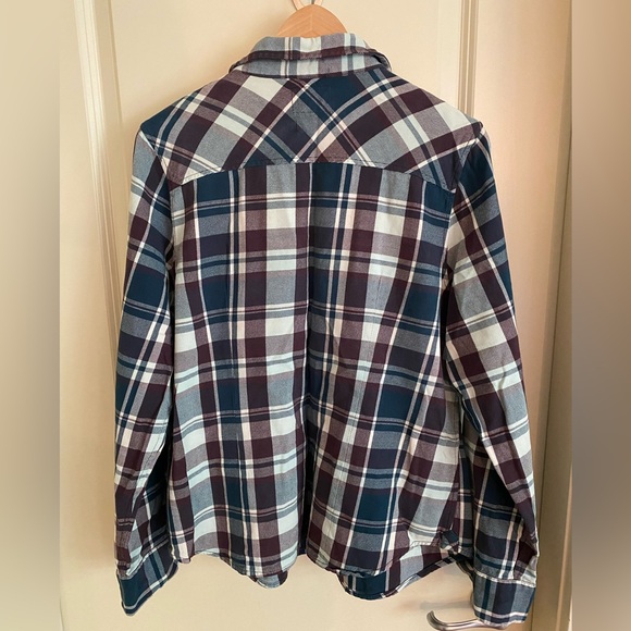 North Face Plaid flannel button down shirt. size XL. - Picture 3 of 9